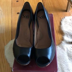 Sofft Platform peeptoe Shoe 8.5
